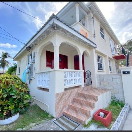 Carmen Apartment Μπριτζτάουν Εξωτερικό φωτογραφία