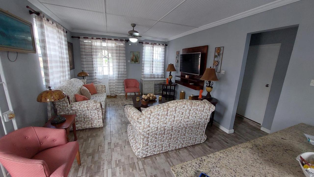 Carmen Apartment Μπριτζτάουν Εξωτερικό φωτογραφία