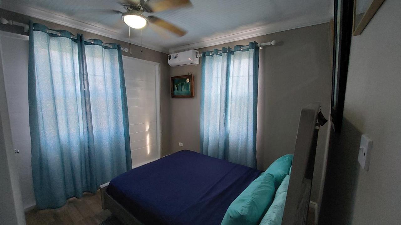 Carmen Apartment Μπριτζτάουν Εξωτερικό φωτογραφία