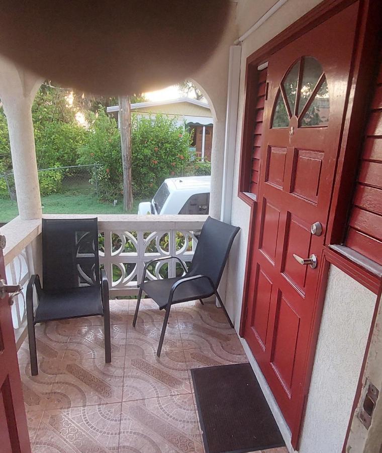 Carmen Apartment Μπριτζτάουν Εξωτερικό φωτογραφία