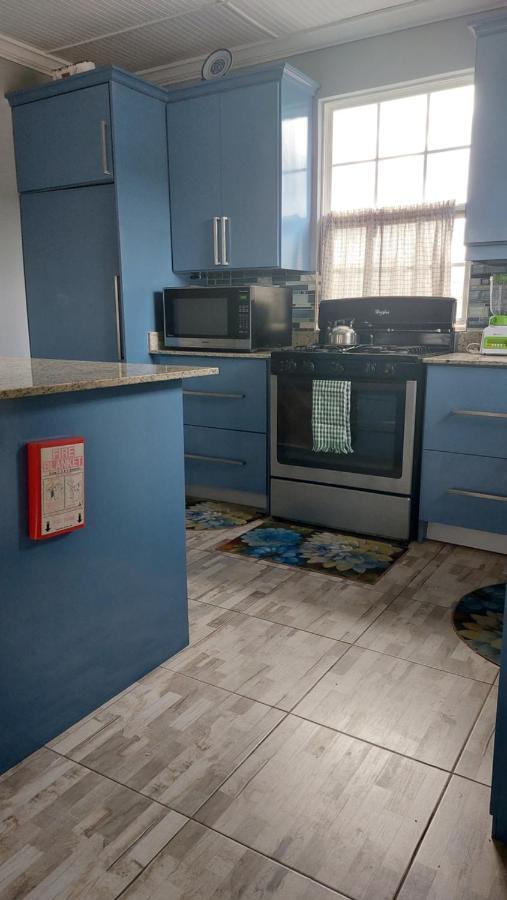 Carmen Apartment Μπριτζτάουν Εξωτερικό φωτογραφία