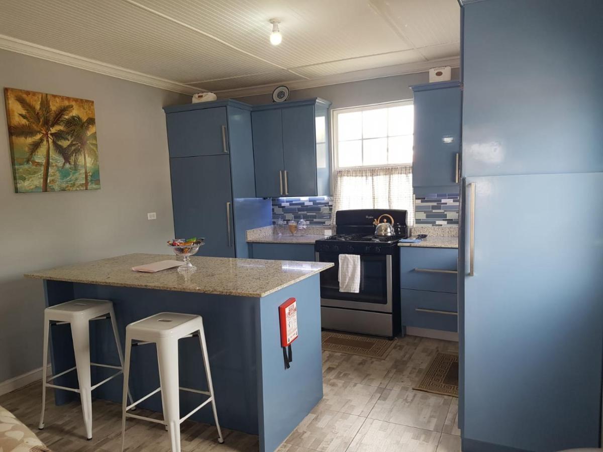 Carmen Apartment Μπριτζτάουν Εξωτερικό φωτογραφία