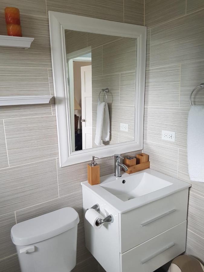 Carmen Apartment Μπριτζτάουν Εξωτερικό φωτογραφία